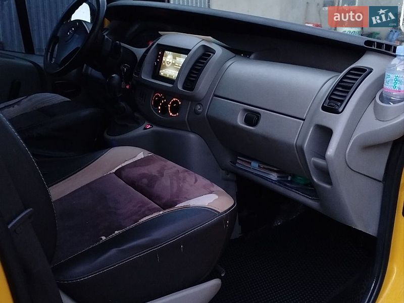 Минивэн Opel Vivaro 2004 в Ивано-Франковске