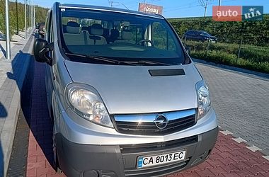 Минивэн Opel Vivaro 2011 в Киеве