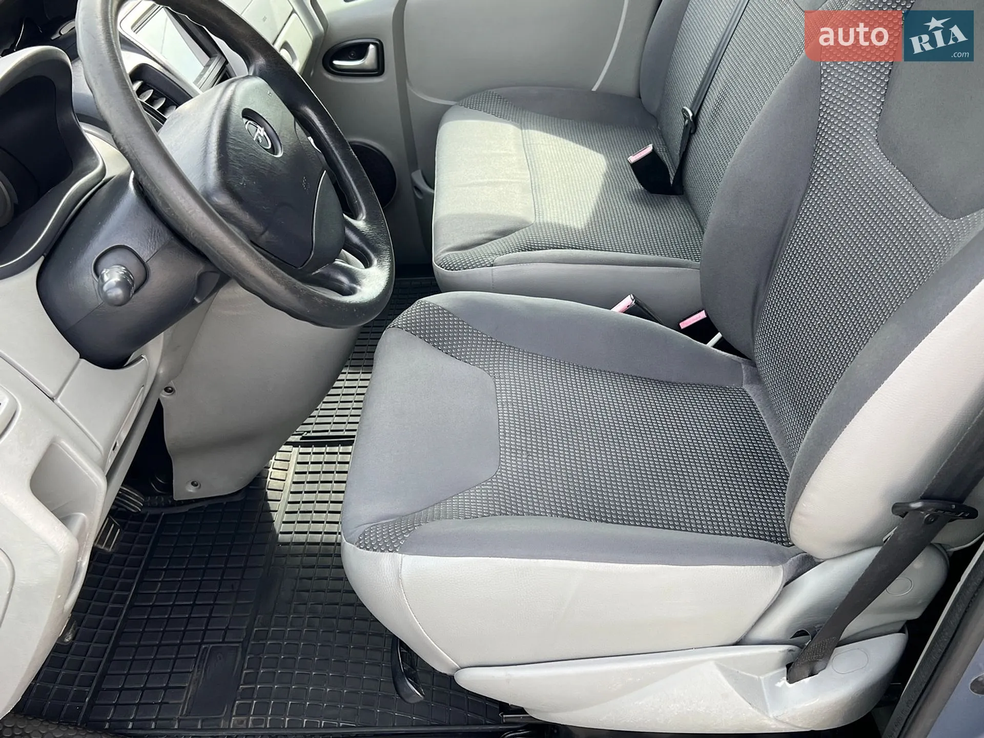 2010 Opel Vivaro - мініатюра 30