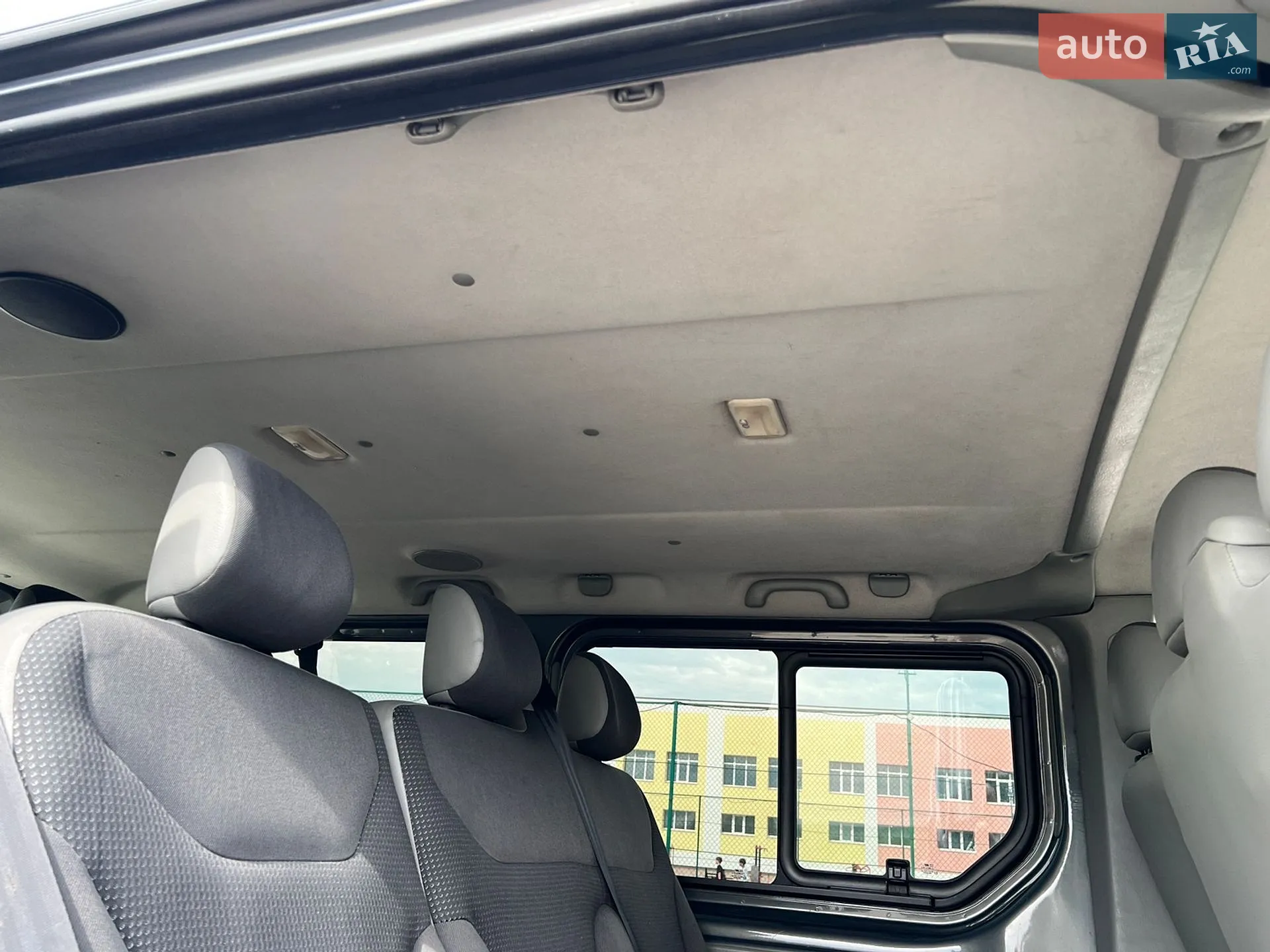 2010 Opel Vivaro - мініатюра 37