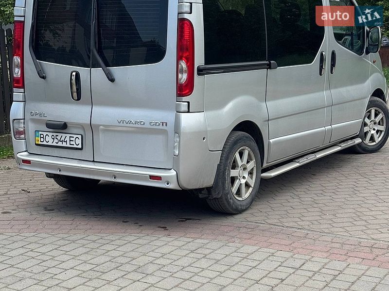 Минивэн Opel Vivaro 2010 в Рава-Русской