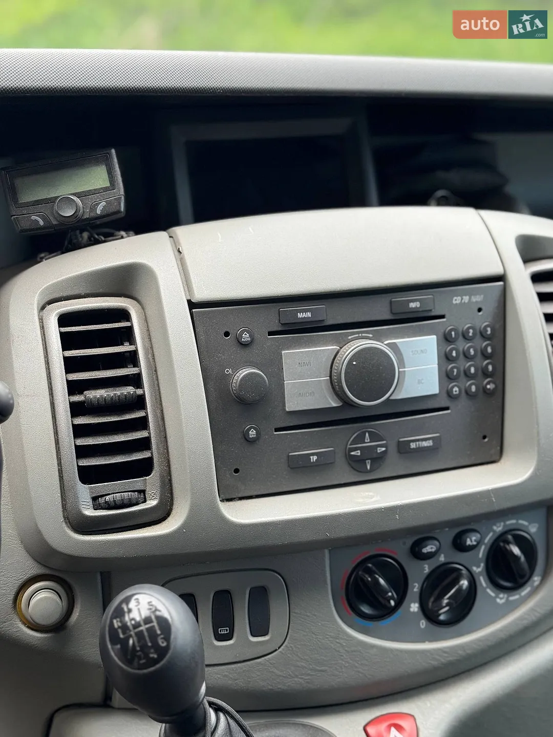 2010 Opel Vivaro - мініатюра 13