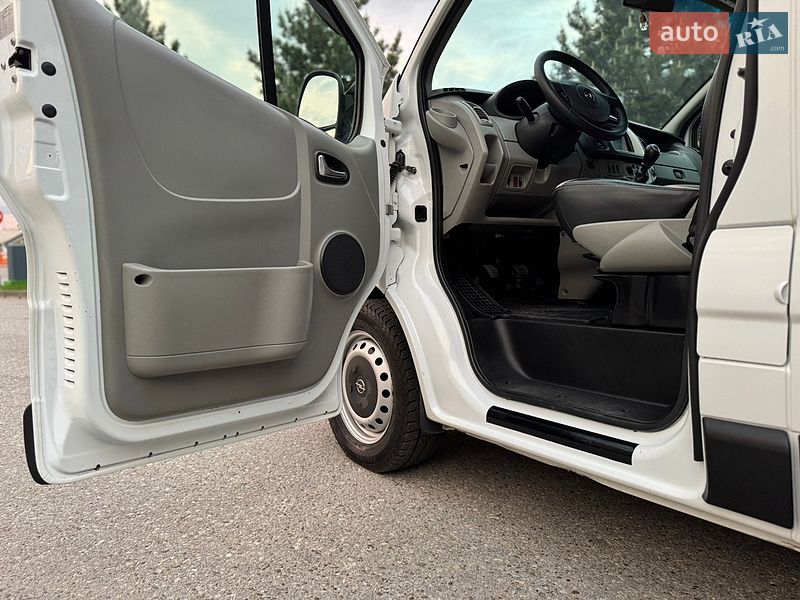 Минивэн Opel Vivaro 2014 в Черновцах