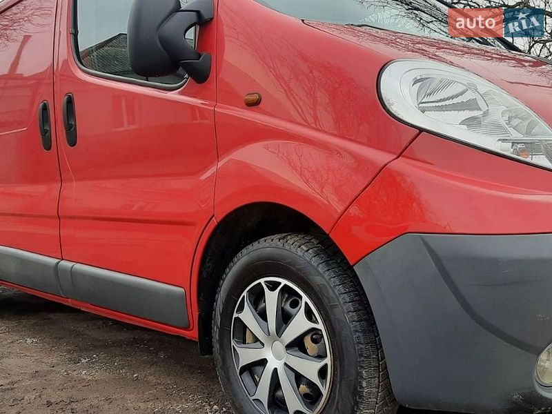 Грузовой фургон Opel Vivaro 2011 в Луцке