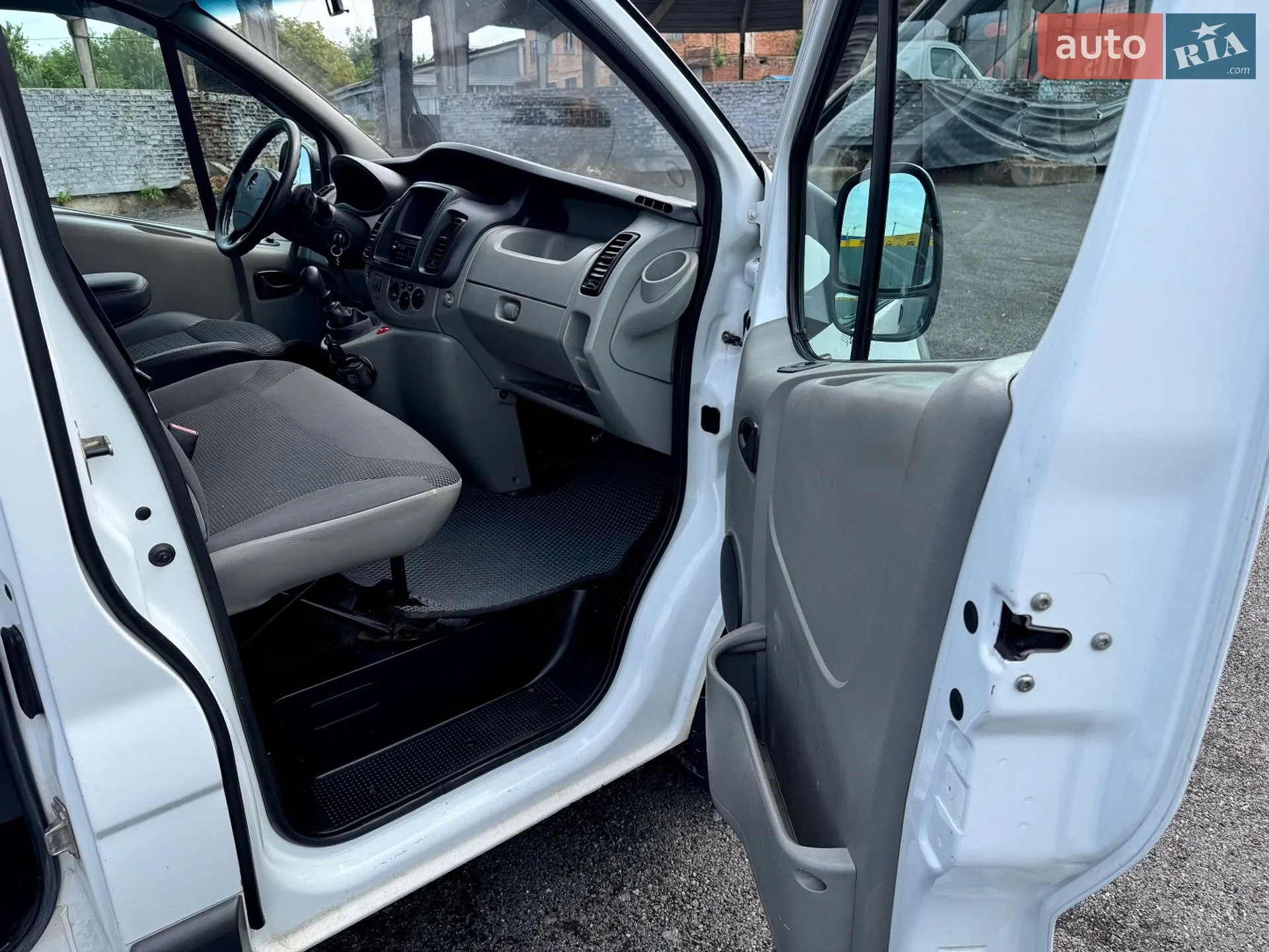 2011 Opel Vivaro - мініатюра 38
