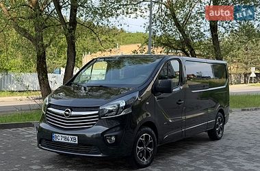 Минивэн Opel Vivaro 2015 в Новояворовске