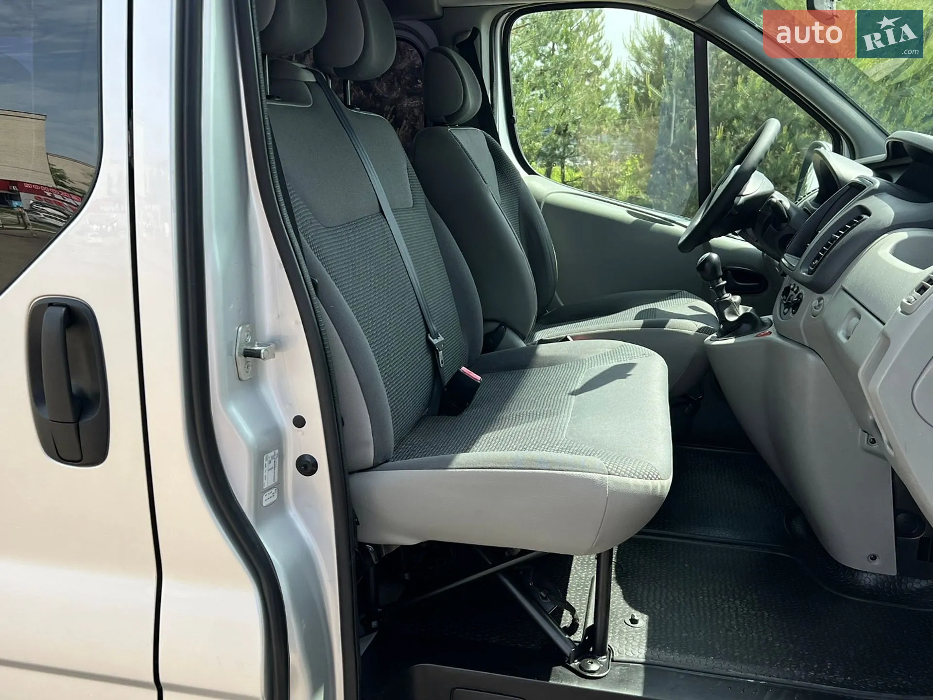 2010 Opel Vivaro - мініатюра 41