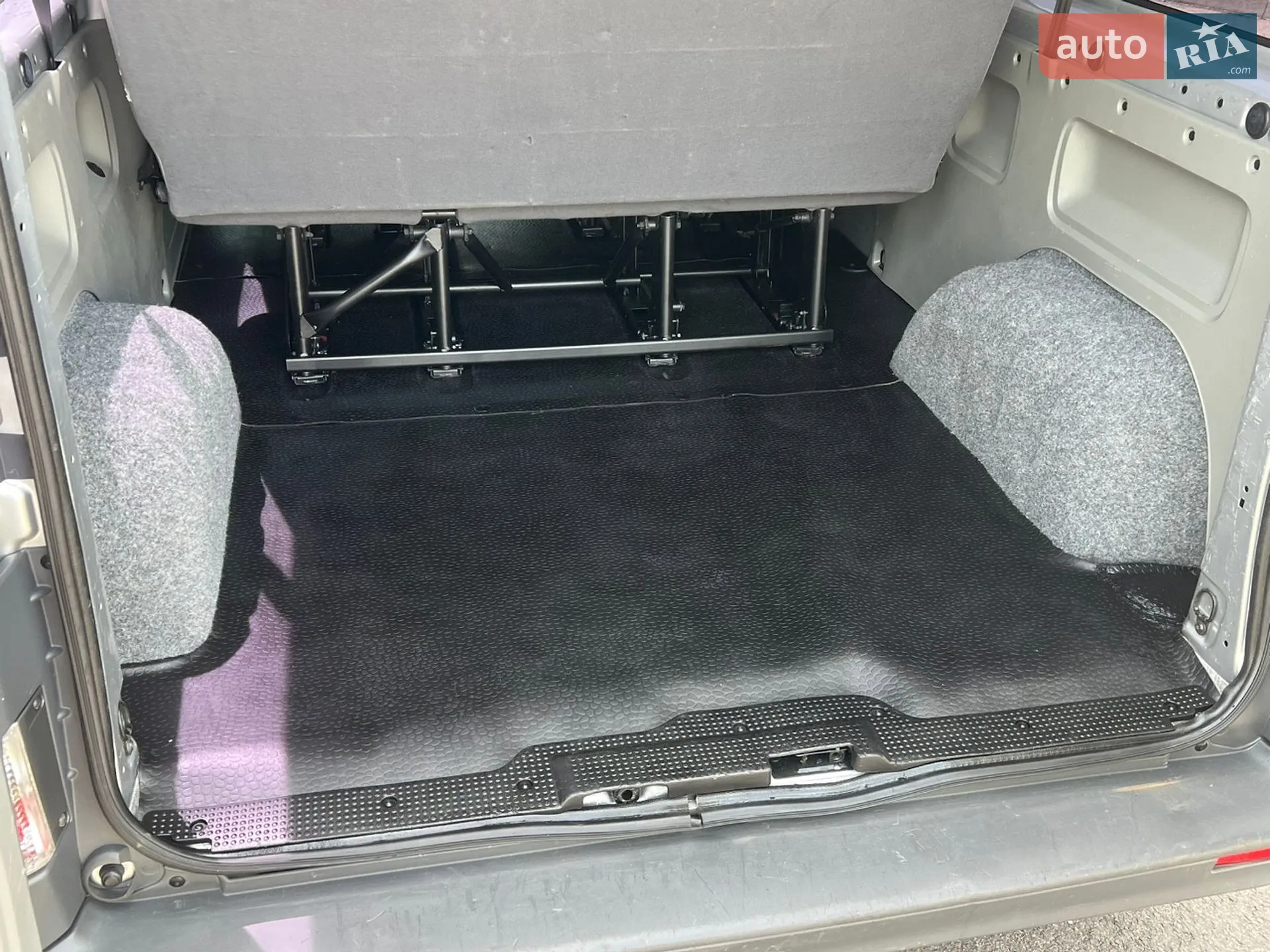 2010 Opel Vivaro - мініатюра 71