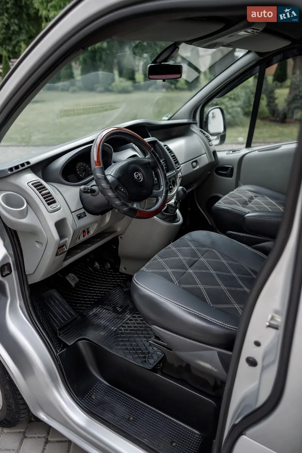 2010 Opel Vivaro - мініатюра 15