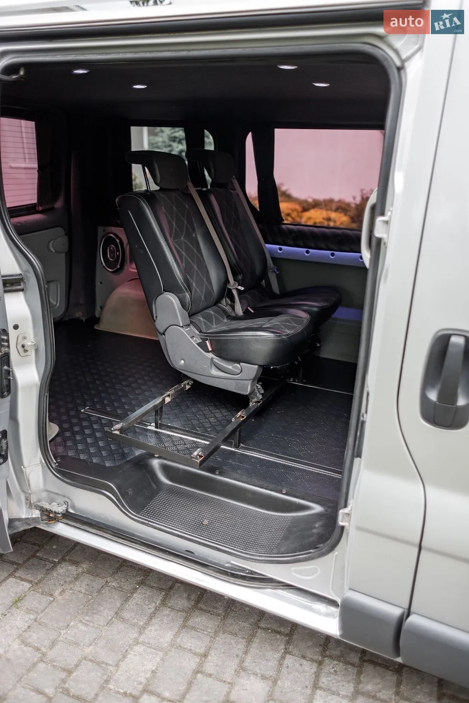 2010 Opel Vivaro - мініатюра 26