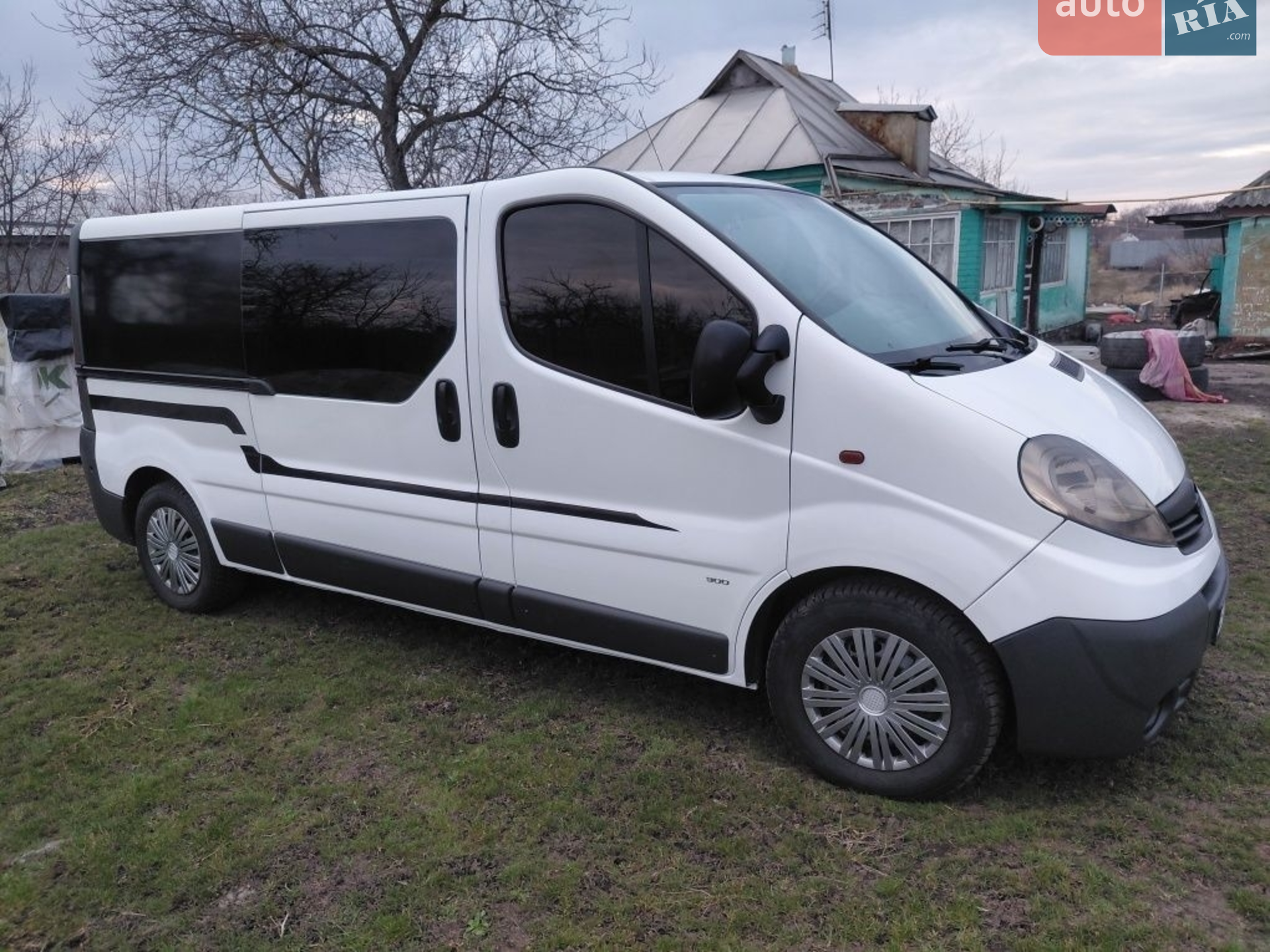 2010 Opel Vivaro - мініатюра 2