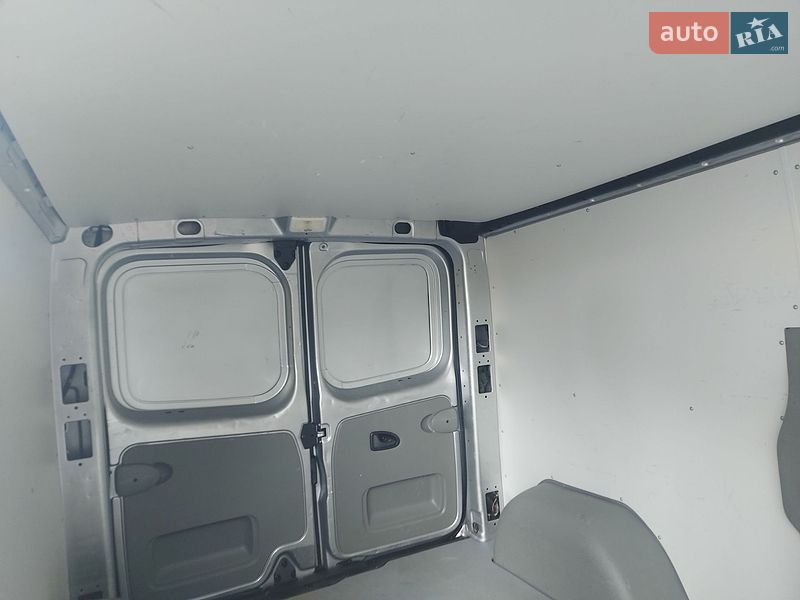 Грузовой фургон Opel Vivaro 2013 в Ровно