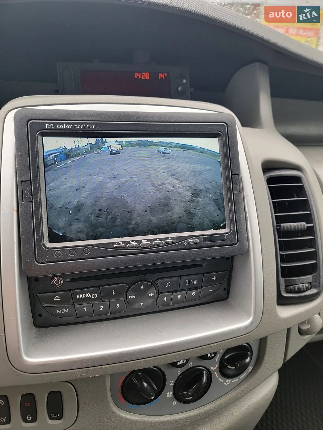 2010 Opel Vivaro - мініатюра 11