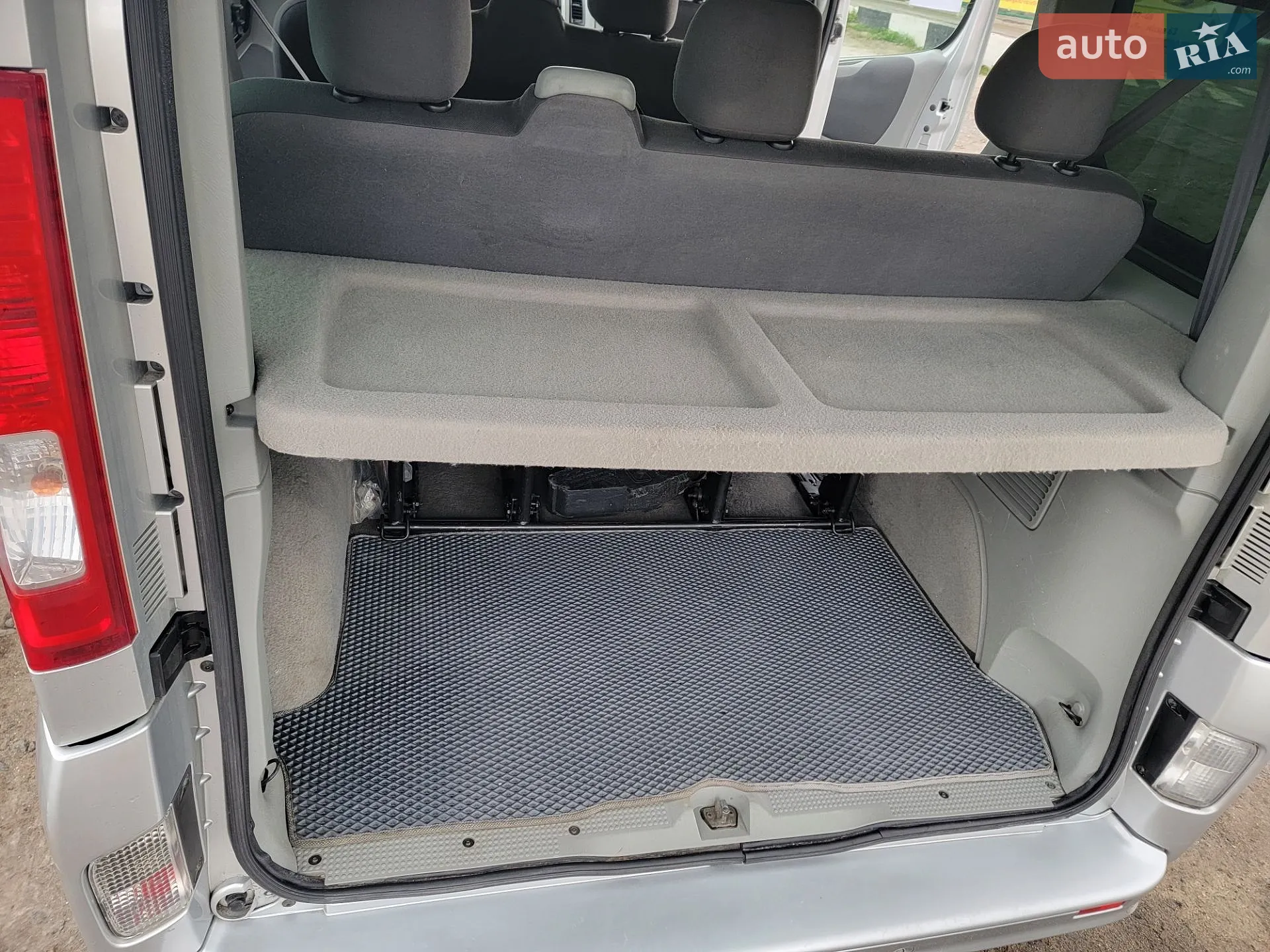2010 Opel Vivaro - мініатюра 15