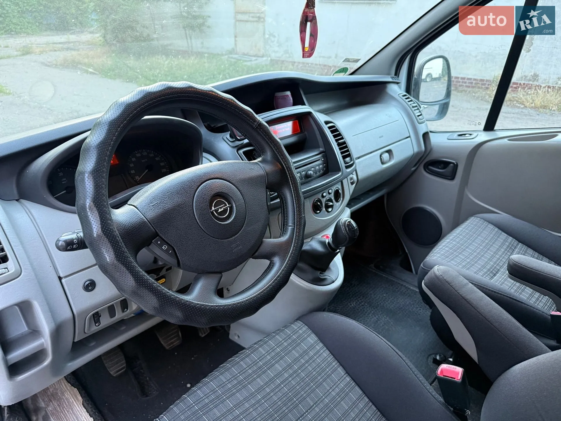 2011 Opel Vivaro - мініатюра 10