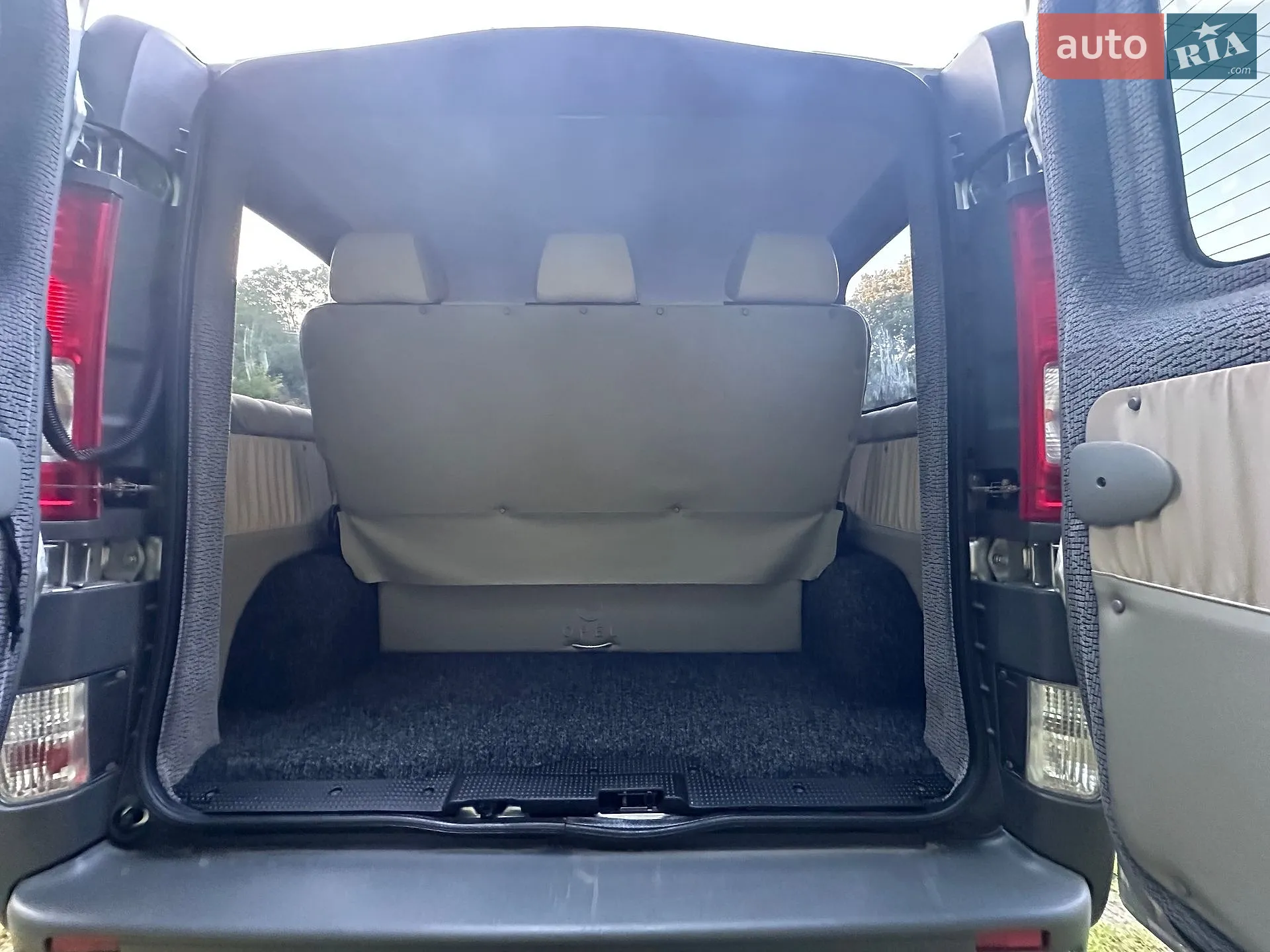 2011 Opel Vivaro - мініатюра 11