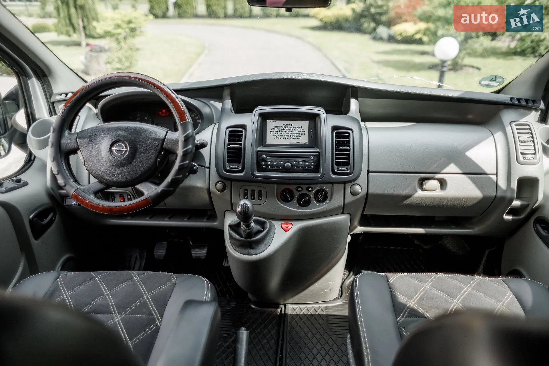 2010 Opel Vivaro - мініатюра 31