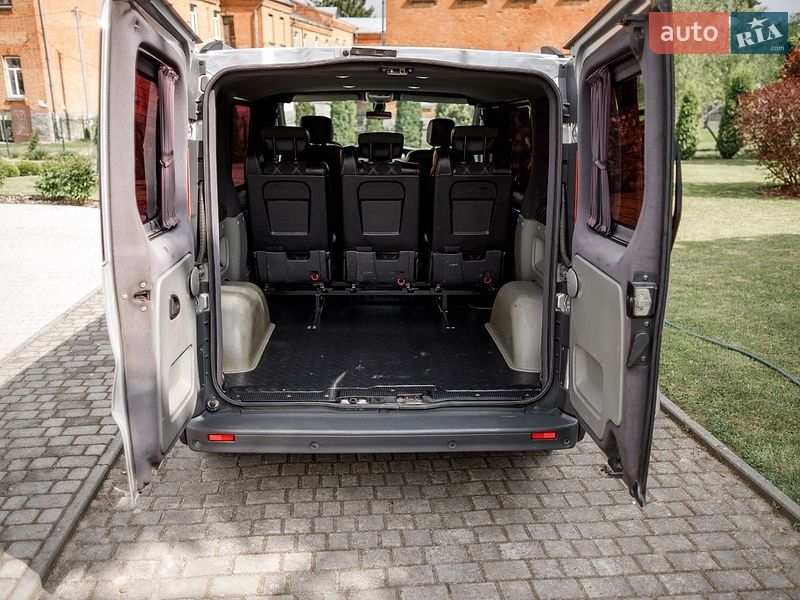 Минивэн Opel Vivaro 2010 в Баре