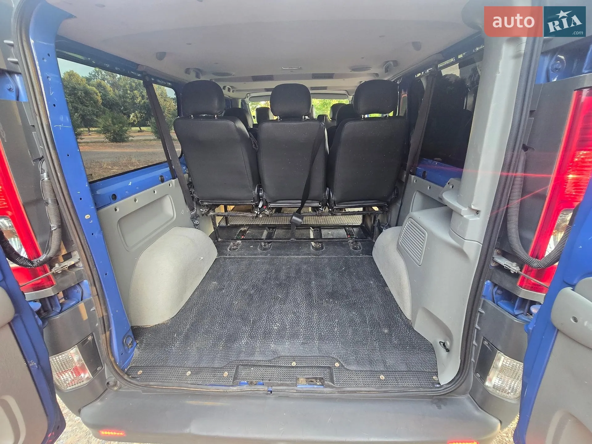 2010 Opel Vivaro - мініатюра 8