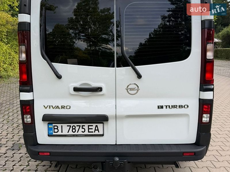 Минивэн Opel Vivaro 2015 в Киеве
