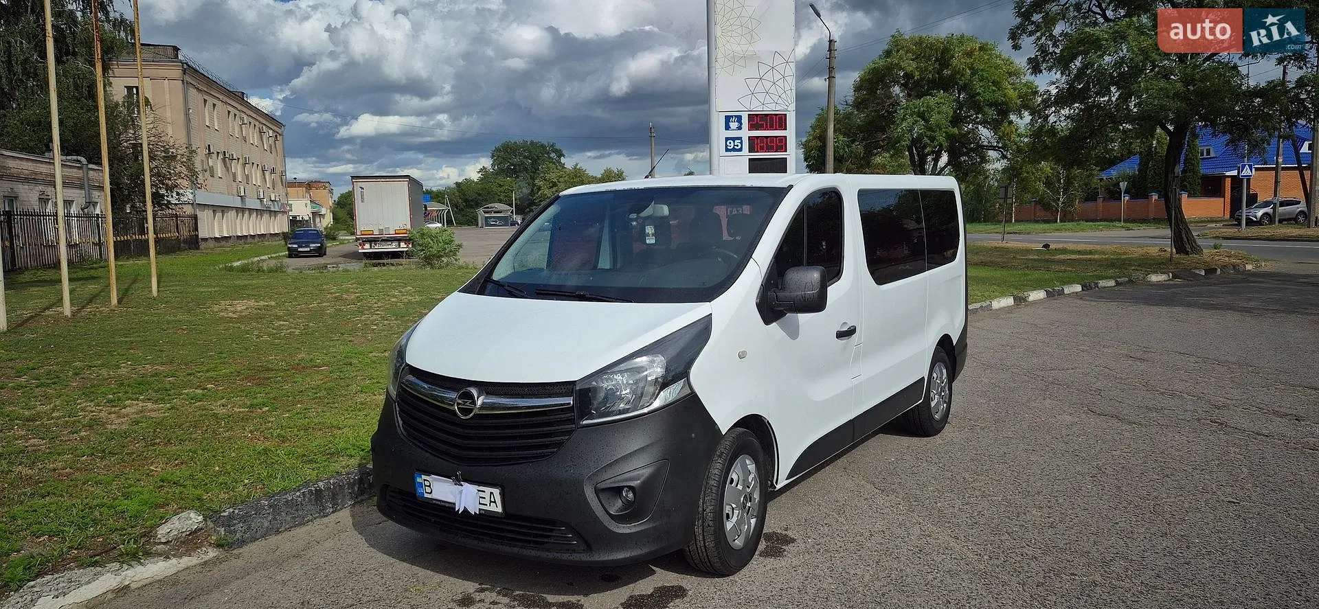 2015 Opel Vivaro - мініатюра 3