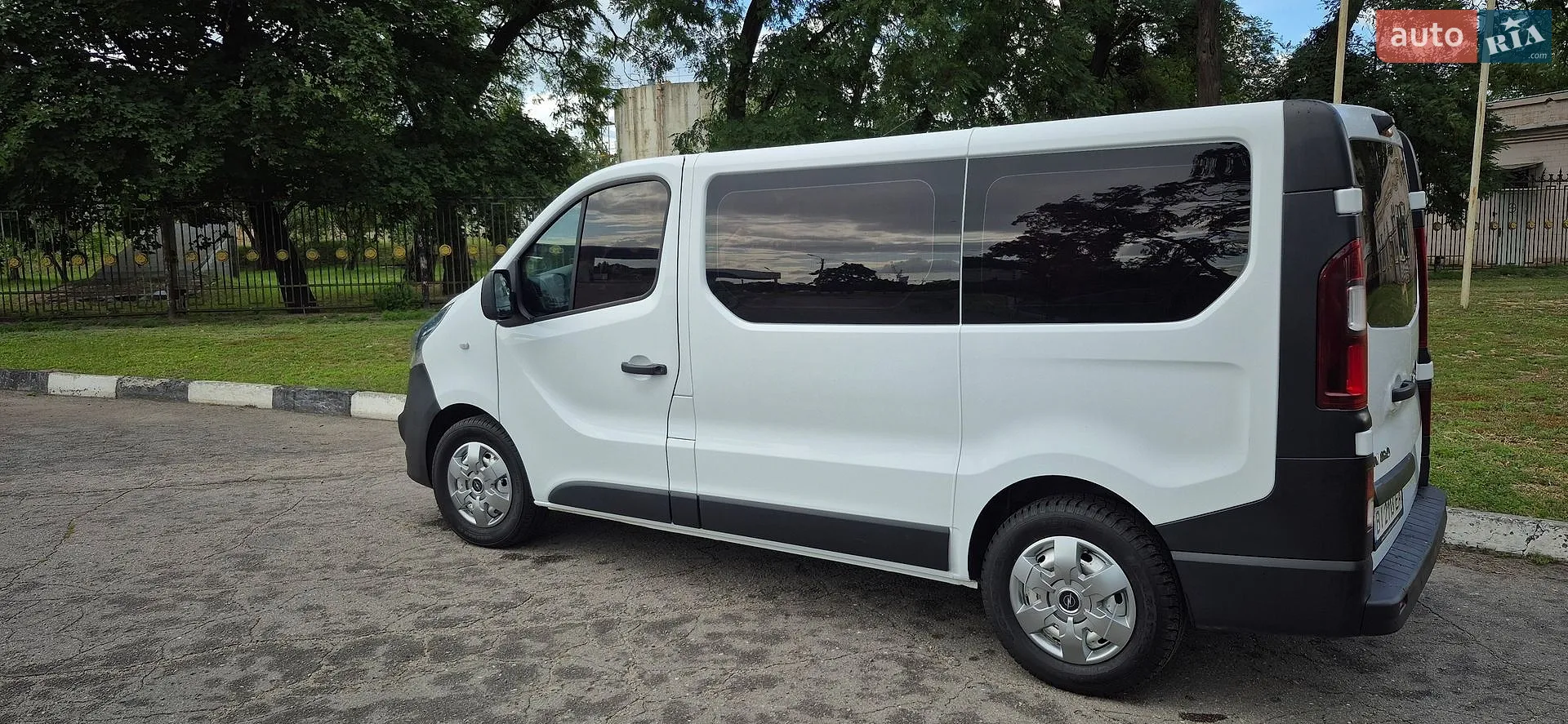 2015 Opel Vivaro - мініатюра 2