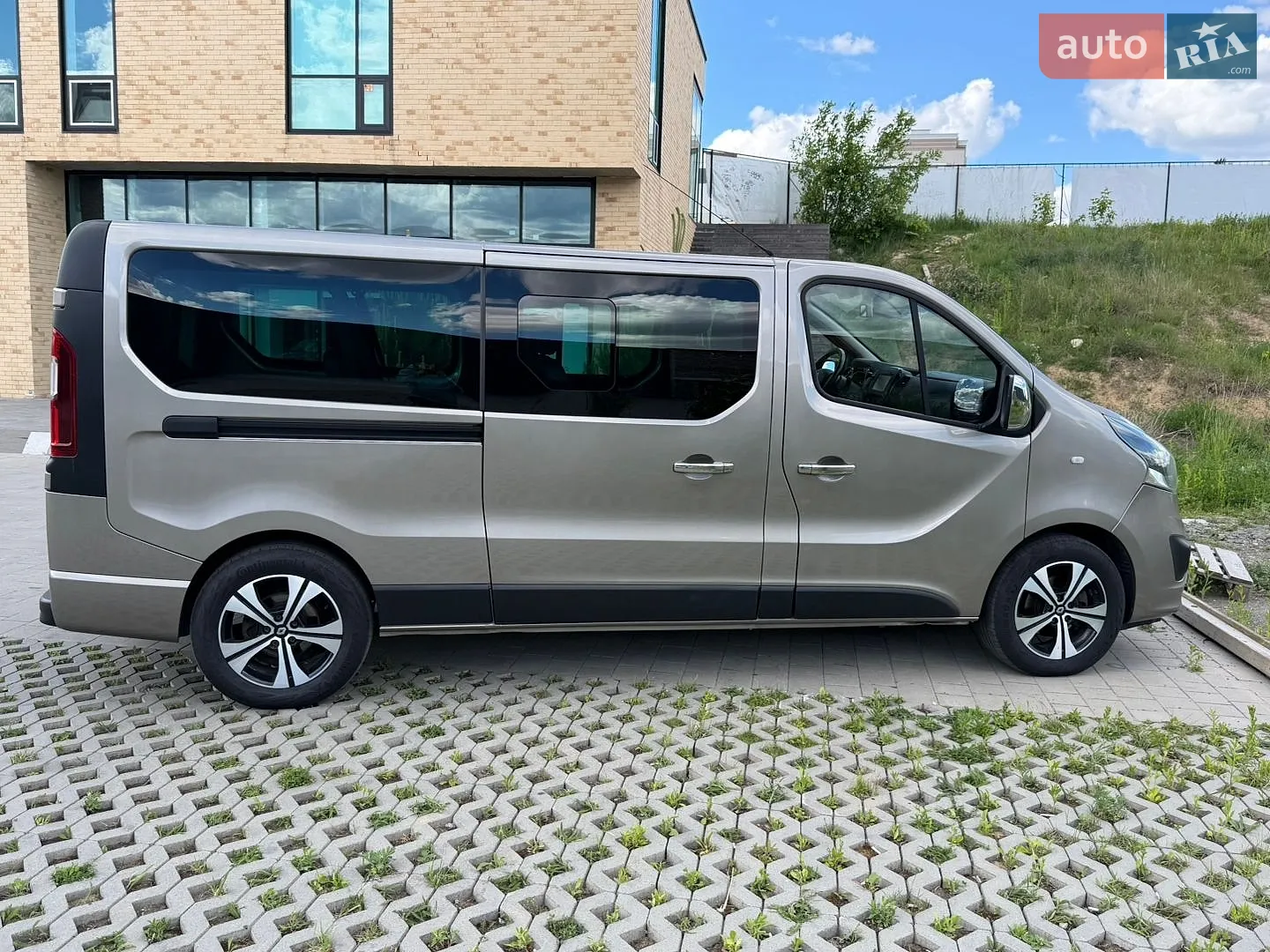 2015 Opel Vivaro - мініатюра 11