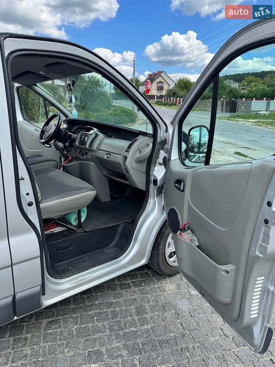 2010 Opel Vivaro - мініатюра 11