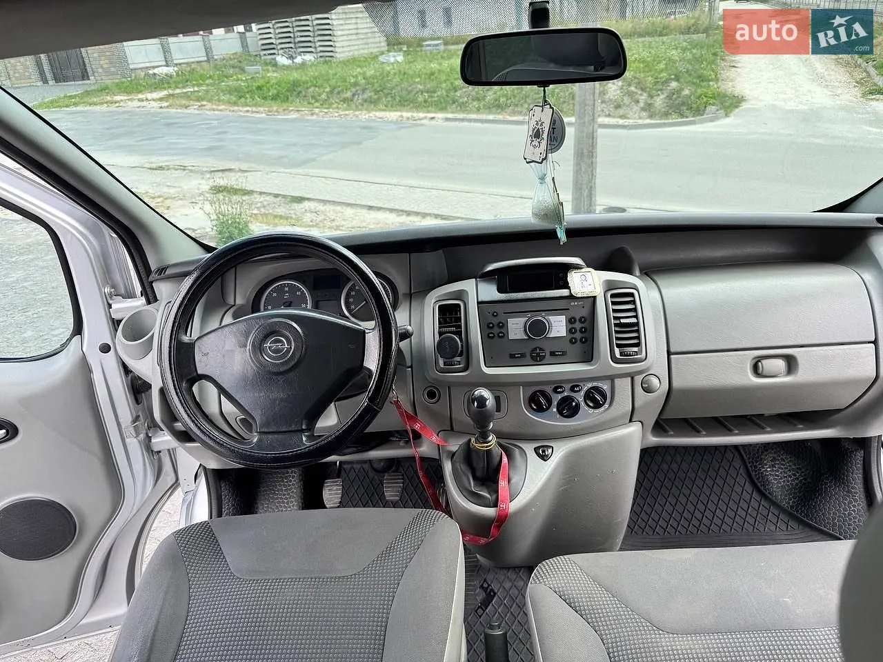 2010 Opel Vivaro - мініатюра 12