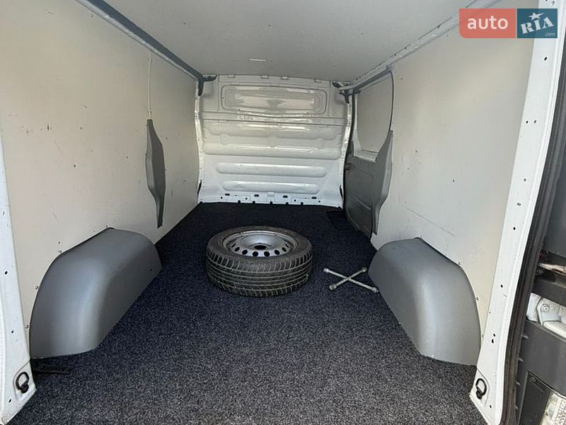 Вантажний фургон Opel Vivaro 2014 в Дніпрі