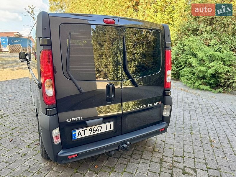 Минивэн Opel Vivaro 2010 в Калуше