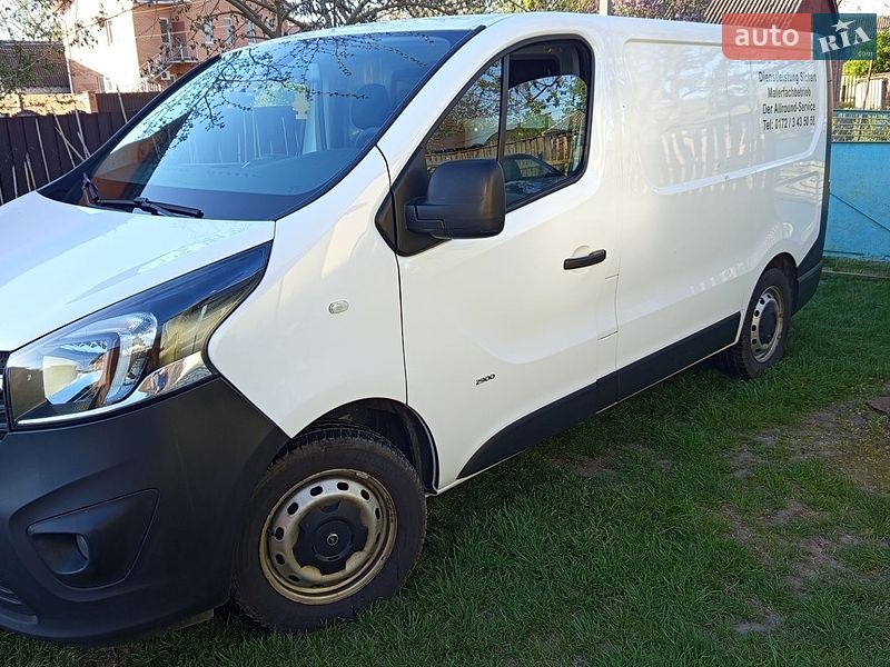 Грузовой фургон Opel Vivaro 2017 в Полтаве