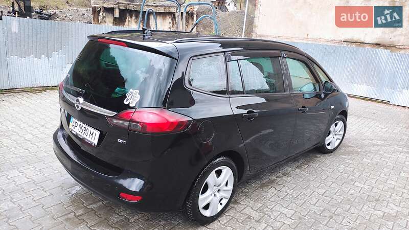 Минивэн Opel Zafira Tourer 2012 в Рахове