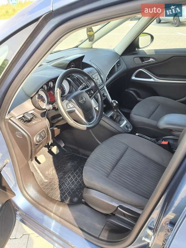 Минивэн Opel Zafira Tourer 2013 в Коломые