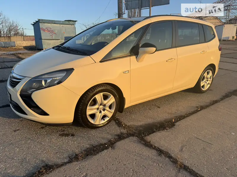 Opel Zafira Tourer 2015