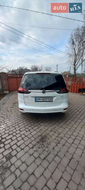 Минивэн Opel Zafira Tourer 2016 в Малине