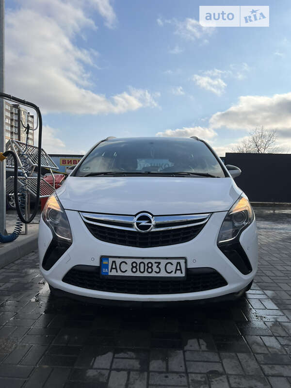 Минивэн Opel Zafira Tourer 2014 в Хмельницком