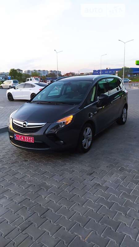 Минивэн Opel Zafira Tourer 2014 в Стрые