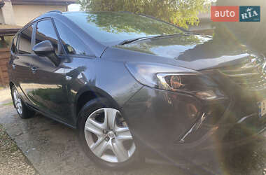 Минивэн Opel Zafira Tourer 2012 в 
