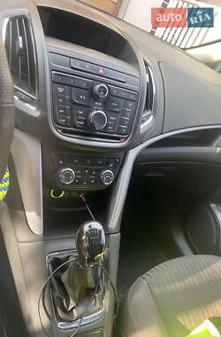 Минивэн Opel Zafira Tourer 2012 в 