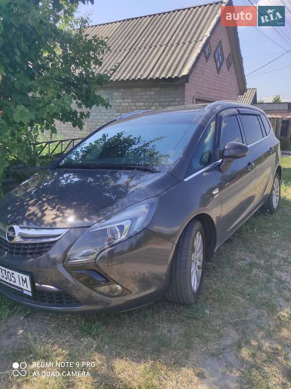 Мінівен Opel Zafira Tourer 2014 в Кременчуці фото 4 Мінівен Opel Zafira Tourer 2014 в Кременчуці