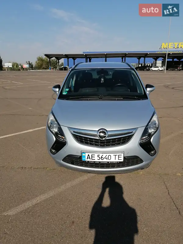 Opel Zafira Tourer 2015
