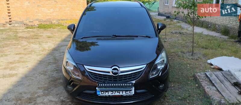 Opel Zafira Tourer 2012