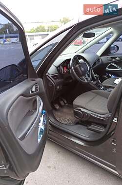 Минивэн Opel Zafira Tourer 2013 в 