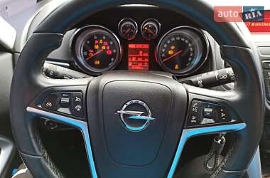 Минивэн Opel Zafira Tourer 2013 в 