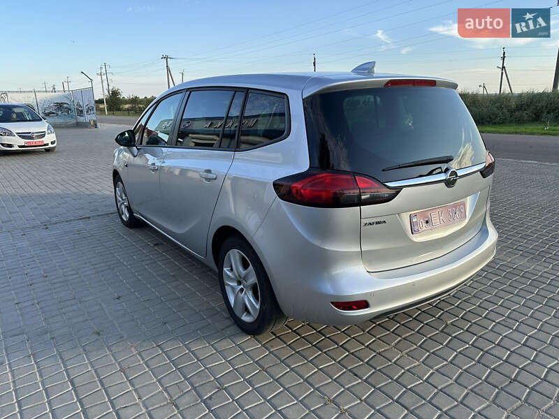 Минивэн Opel Zafira Tourer 2017 в Раздельной