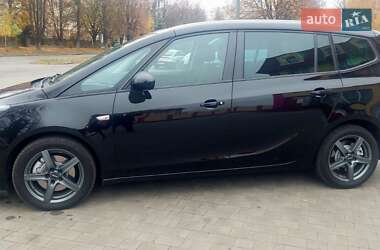 Минивэн Opel Zafira Tourer 2017 в 