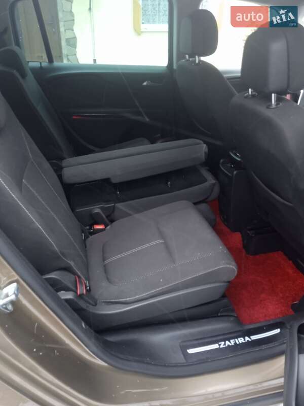 Минивэн Opel Zafira Tourer 2013 в Локачах