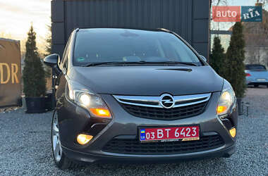 Минивэн Opel Zafira Tourer 2012 в 