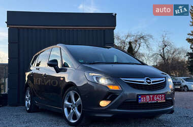 Минивэн Opel Zafira Tourer 2012 в 